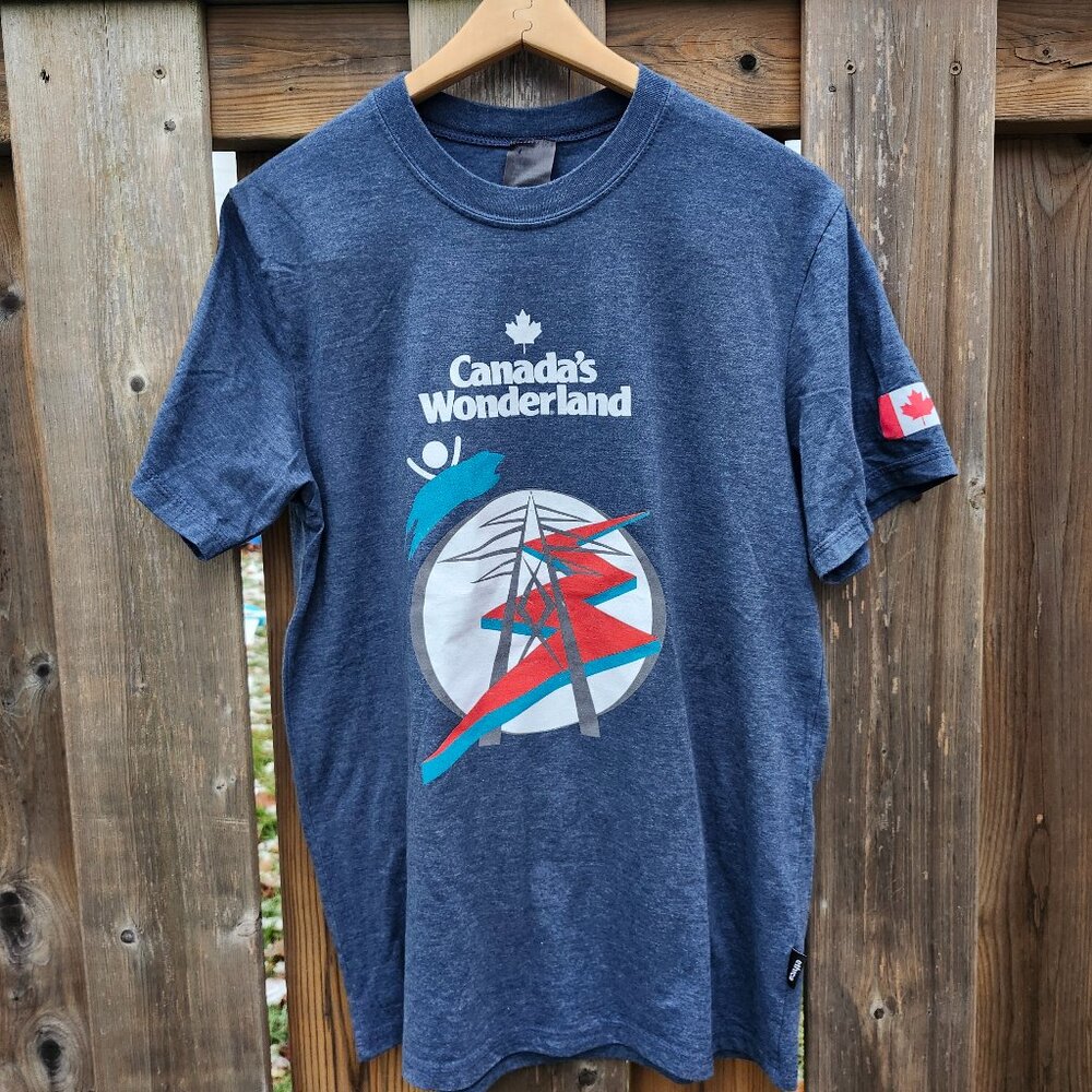 RARE CANADA'S WONDERLAND Power Workers' Union t-shirt Medium